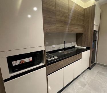 Al Swaifyeh Apartment | Charming Amman Apartment with Modern furnis