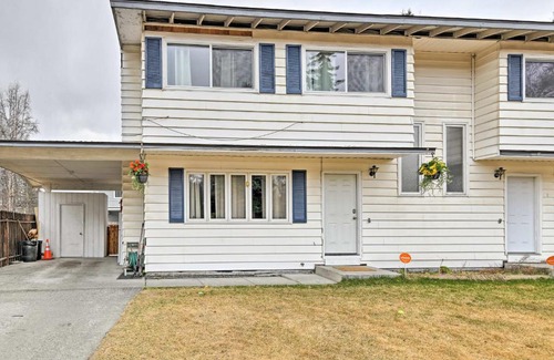 Northeast Anchorage House | Charming Anchorage Townhome with Furnished Patio!