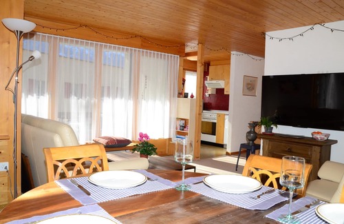 Stechelberg Apartment | Charming and cosy apartment (sleeps 4-6 people) in a beautiful mountain village