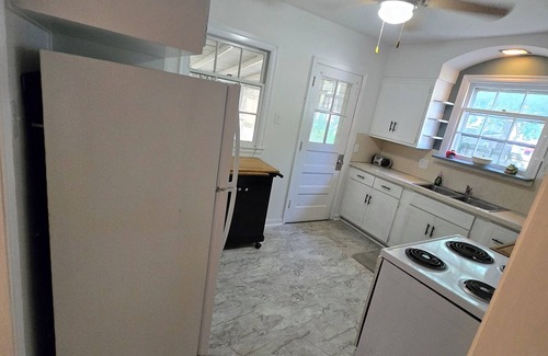 Toledo House | Charming and Cozy 3-bedroom house