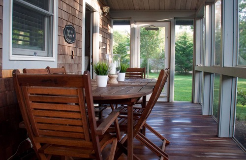Edgartown Cottage | Charming and cozy Chappy cottage - best of indoor and outdoor beach living!