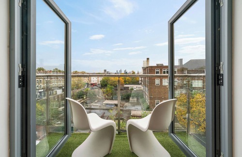 Queenstown Apartment | Charming and Light Modern Flat with London Views