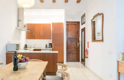 Gothic Quarter Apartment | Charming and lively atmosphere in Gothic Quarter