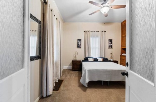 Martins Ferry House | Charming and quaint updated home
