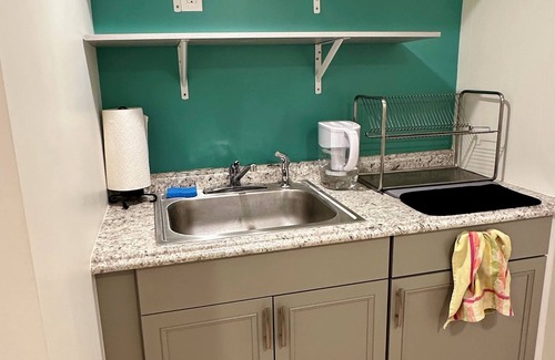 Cully House | Charming and spacious 1 bedroom unit in house. Private and very comfortable.