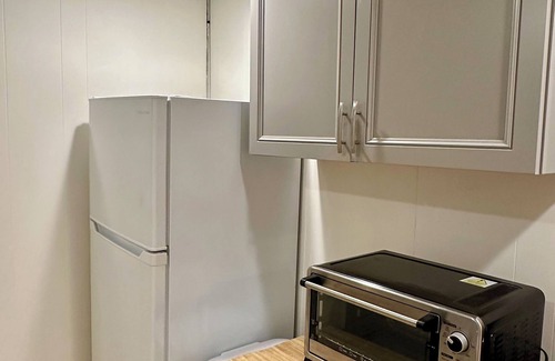 Cully House | Charming and spacious 1 bedroom unit in house. Private and very comfortable.