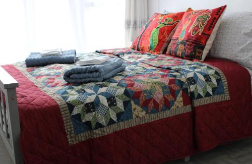 Alibon Apartment | Charming and Stylish 2-Bed Apart - London Dagenham
