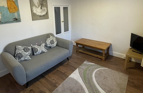 Portsmouth House | Charming and tranquil space close to all amenities