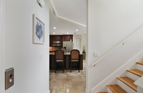 Holmes Beach Condo | Charming Anna Maria Island Condo - Short Walk To The Beach - Shell Yeah