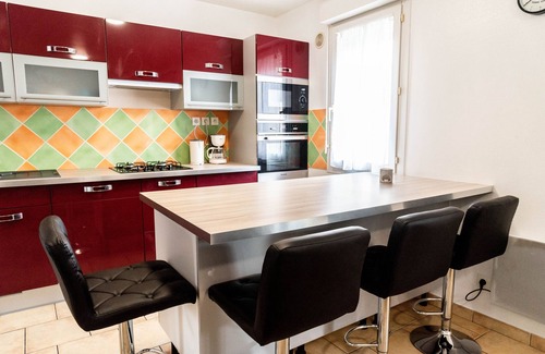 Clichy-Sous-Bois Apartment | Charming Apartment Near (Paris, Charles de Gaulle Disney Airport)