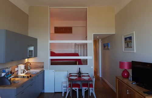 Trouville-sur-Mer Apartment | Charming apartment facing the sea, direct access beach, 4 Pers