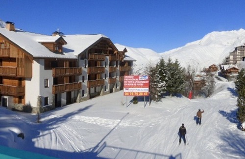 Mont-de-Lans Apartment | Charming apartment on the ground floor departure back ski in ski out beautiful residence