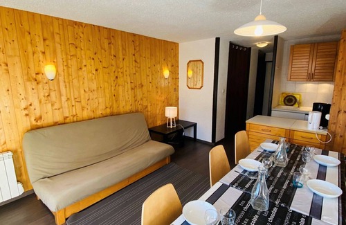 Les Deux Alpes Apartment | Charming Apartment Sleeps 6, Ski-In/Ski-Out, Stunning Slope Views