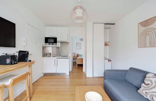 Suresnes Apartment | Charming apartment - 1BR-4P- Suresnes