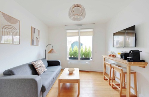 Suresnes Apartment | Charming apartment - 1BR-4P- Suresnes