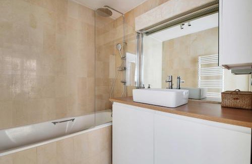 Faubourg-du-Roule Apartment | Charming apartment -1BR-4P- Arc de Triomphe
