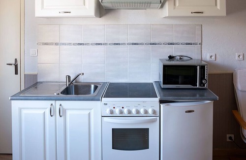 Loctudy Apartment | Charming apartment, 2 minutes from the sea. From 315€ per week