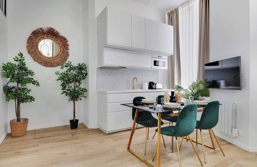 Quartier de Rochechouart Apartment | Charming apartment - 2BR/4P - Rochechouart