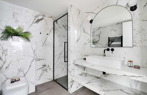 Quartier de Rochechouart Apartment | Charming apartment 2BR- 4P - Rochechouart