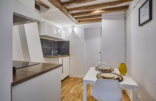 Bonne-Nouvelle Apartment | Charming Apartment Center of Paris By Studio Prestige
