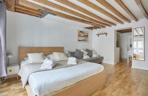 Bonne-Nouvelle Apartment | Charming Apartment Center of Paris By Studio Prestige
