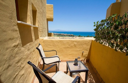 Puerto de la Duquesa Apartment | Charming apartment close to the beach.