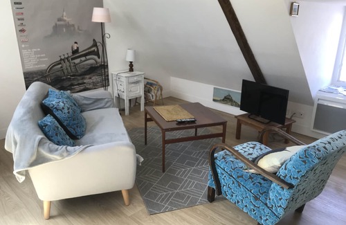 Granville Apartment | Charming apartment F2, full center, 200m from the beach, free parking prox