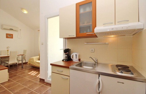 Baska Apartment | Charming apartment for 2-3 persons with Balcony Bebek Gorica