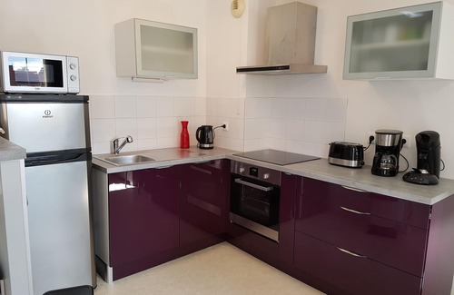 Luc-sur-Mer Apartment | Charming apartment in small residence 50m from the beach in luc sur mer