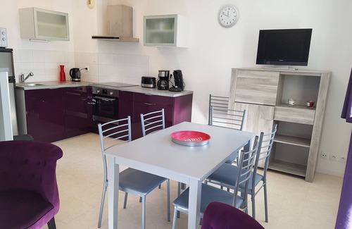 Luc-sur-Mer Apartment | Charming apartment in small residence 50m from the beach in luc sur mer