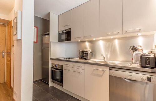 Val-d'Isere Apartment | Charming Apartment with Full Amenities, Wifi, Parking, and South-Facing Balcony in Val-d'Isère
