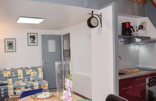 Treguier Apartment | Charming apartment in listed building in the center of the village.