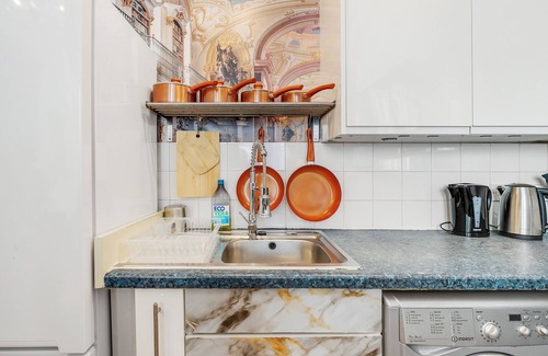 Golborne Apartment | Charming Apartment in North Kensington