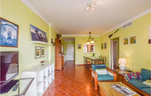 Rota Apartment | Charming Apartment in Rota with Garden and Lake Views, 81 m²