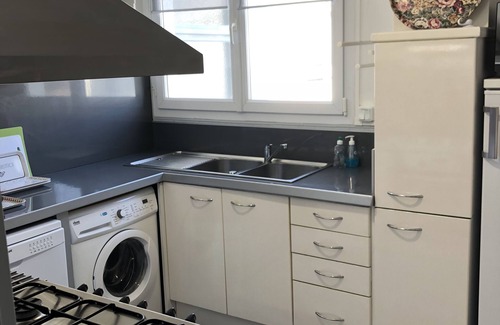 Royan Apartment | Charming apartment in Royan, near the port, beaches, market.