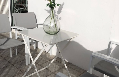 Royan Apartment | Charming apartment in Royan, near the port, beaches, market.