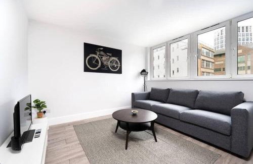 St Luke's Apartment | Charming Apartment in the Pleydell Estate