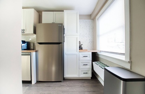 West Central Apartment | Charming apartment near Parkview Stadium in Fort Wayne