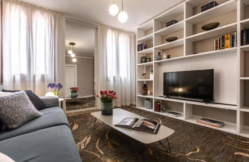 San Polo Apartment | Charming Apartment on the Grand Canal R&R