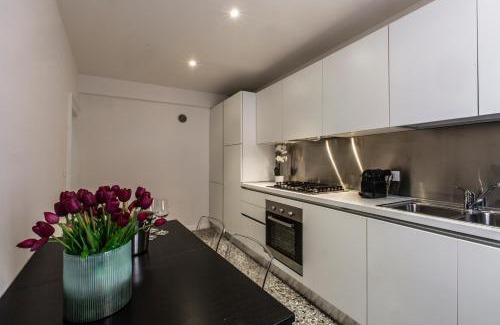 San Polo Apartment | Charming Apartment on the Grand Canal R&R