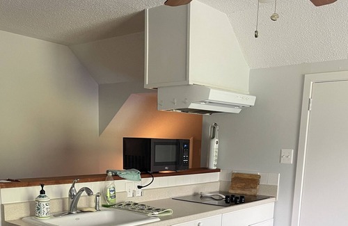 Haymarket Apartment | Charming Apartment on Scenic horse farm