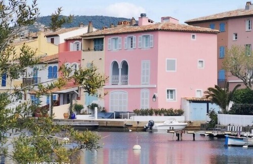 Port Grimaud Apartment | Charming apartment overlooking the lake city