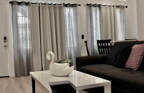 Mid-City Apartment | Charming Apartment