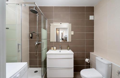 Praia da Rocha Apartment | Charming Apartment W/Pool & Balcony in Portimão by LovelyStay