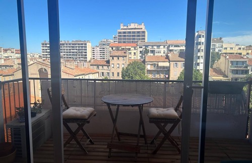 Saint-Lambert Apartment | Charming apartment with balcony St Victor