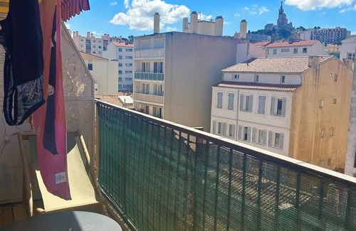 Saint-Lambert Apartment | Charming apartment with balcony St Victor