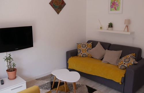 Ventabrun Apartment | CHARMING APARTMENT WITH TERRACE AND GARAGE