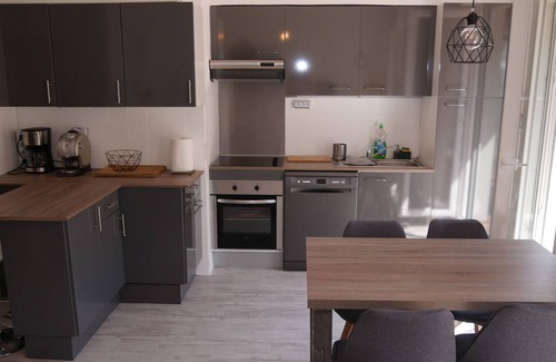 Ventabrun Apartment | CHARMING APARTMENT WITH TERRACE AND GARAGE