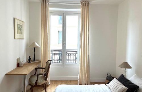 Quartier Saint-Georges Apartment | Charming appartement Moulin Rouge