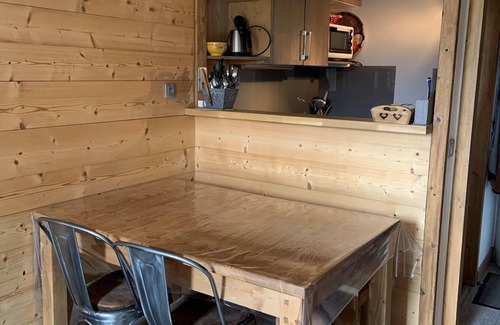 Avoriaz Apartment | CHARMING APPT, 4 PERS, RENOVATED IN 2013, CENTRAL STATION BEDS MADE ON ARRIVAL